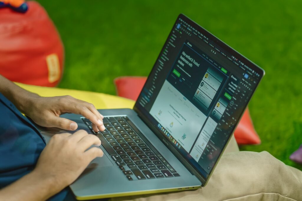 O fim do SaaS tradicional: como a inteligência artificial está reinventando os softwares por assinatura em 2026