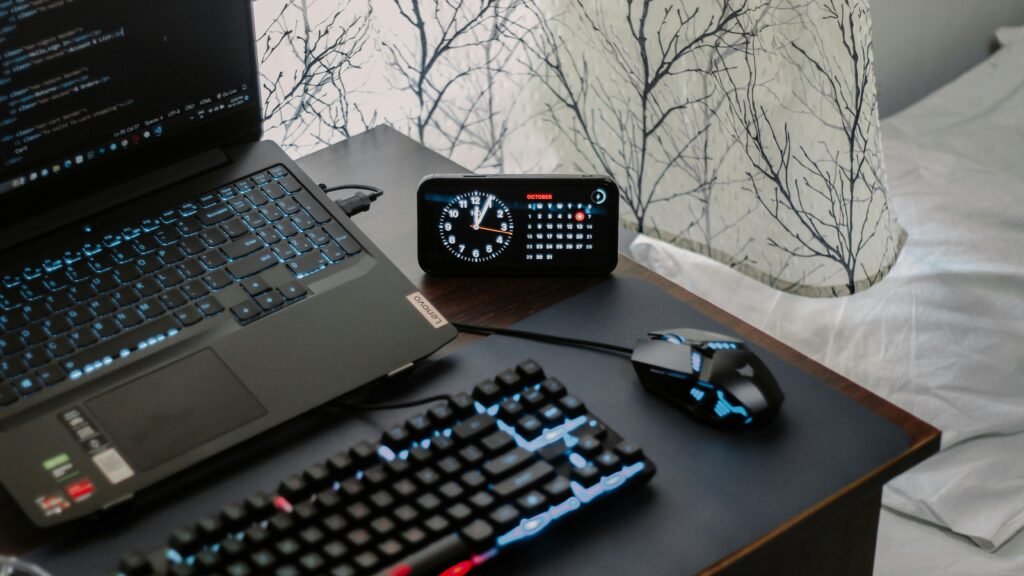 Além do Computador: Os 5 acessórios de tecnologia indispensáveis para o seu setup em 2026